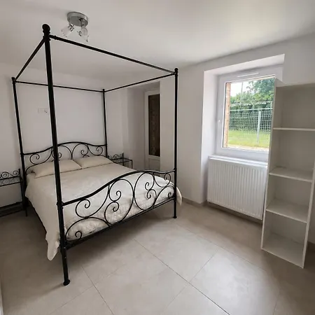 Semesterbostad De Charme En Haute-loire - 14 Personnes Maximum *